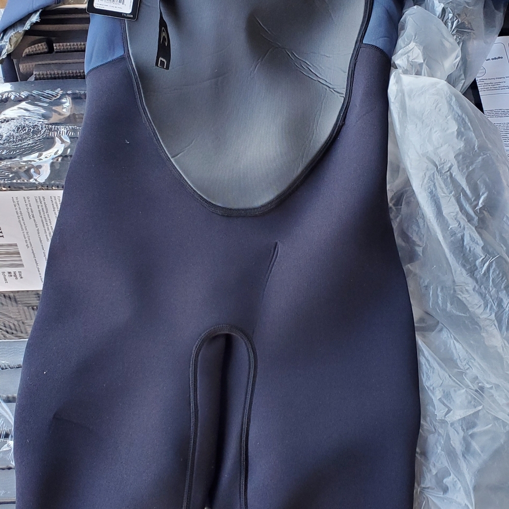 Wet suit